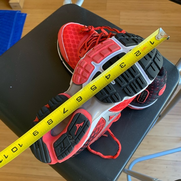 Mizuno Wave Rider 18 Sneaker(New) - Picture 5 of 5